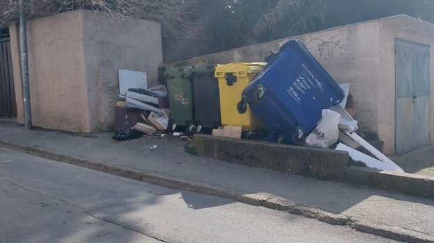 UL. RIMSKE CENTURIJACIJE ILEGALNI/GLOMAZNI OTPAD