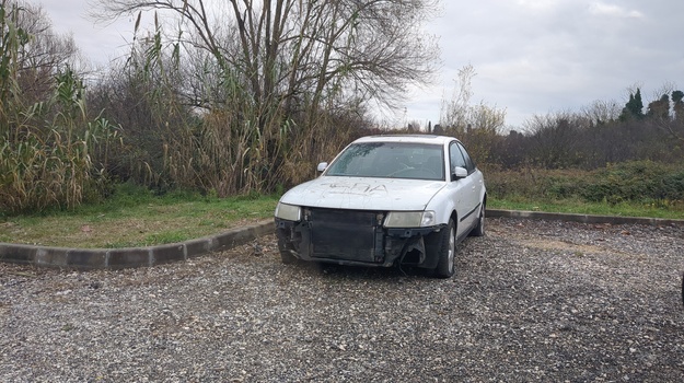 UL. MARSOVOG POLJA NAPUŠTENO VOZILO