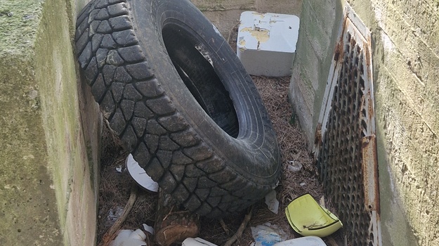 KRLEŽINA UL. ILEGALNI OTPAD