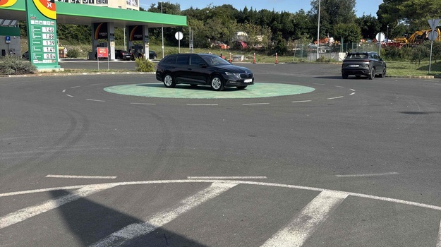 Vrhunsko parkiranje automobila