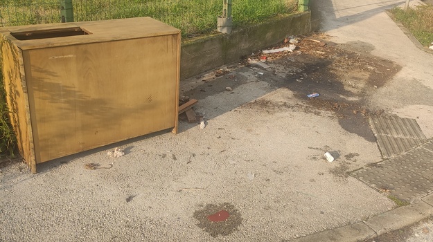 MIHOVILOVIĆEVA UL. ILEGALNI OTPAD