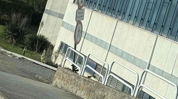 MUTILSKA UL. ISPRAVLJANJE VERTIKALNE SIGNALIZACIJE