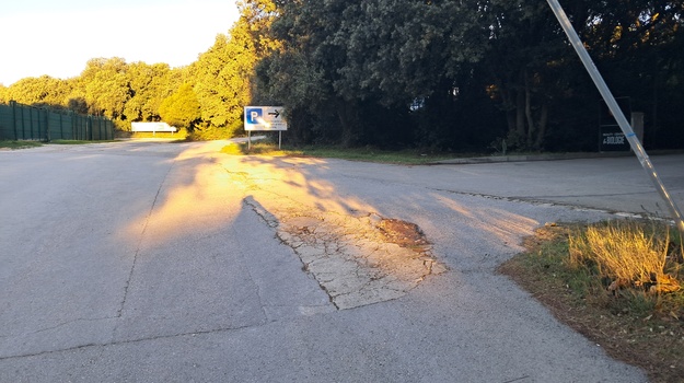 UL. VERUDELA OŠTEĆENJE ASFALTA