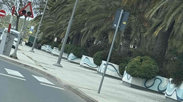 VESLAČKA UL. ISPRAVLJANJE VERTIKALNE SIGNALIZACIJE